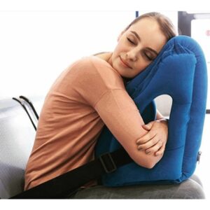 Almofada de Viagem Inflável para Pescoço Leveza e suporte para seu conforto em viagens! Ergonômica: Adapta-se ao seu pescoço. Inflável: Pronta para uso em instantes. Compacta: Fácil de transportar e armazenar. Confortável: Tecido suave e apoio estável. Prática: Capa removível para limpeza fácil. Perfeita para quem busca conforto em viagens longas de avião, carro ou trem.