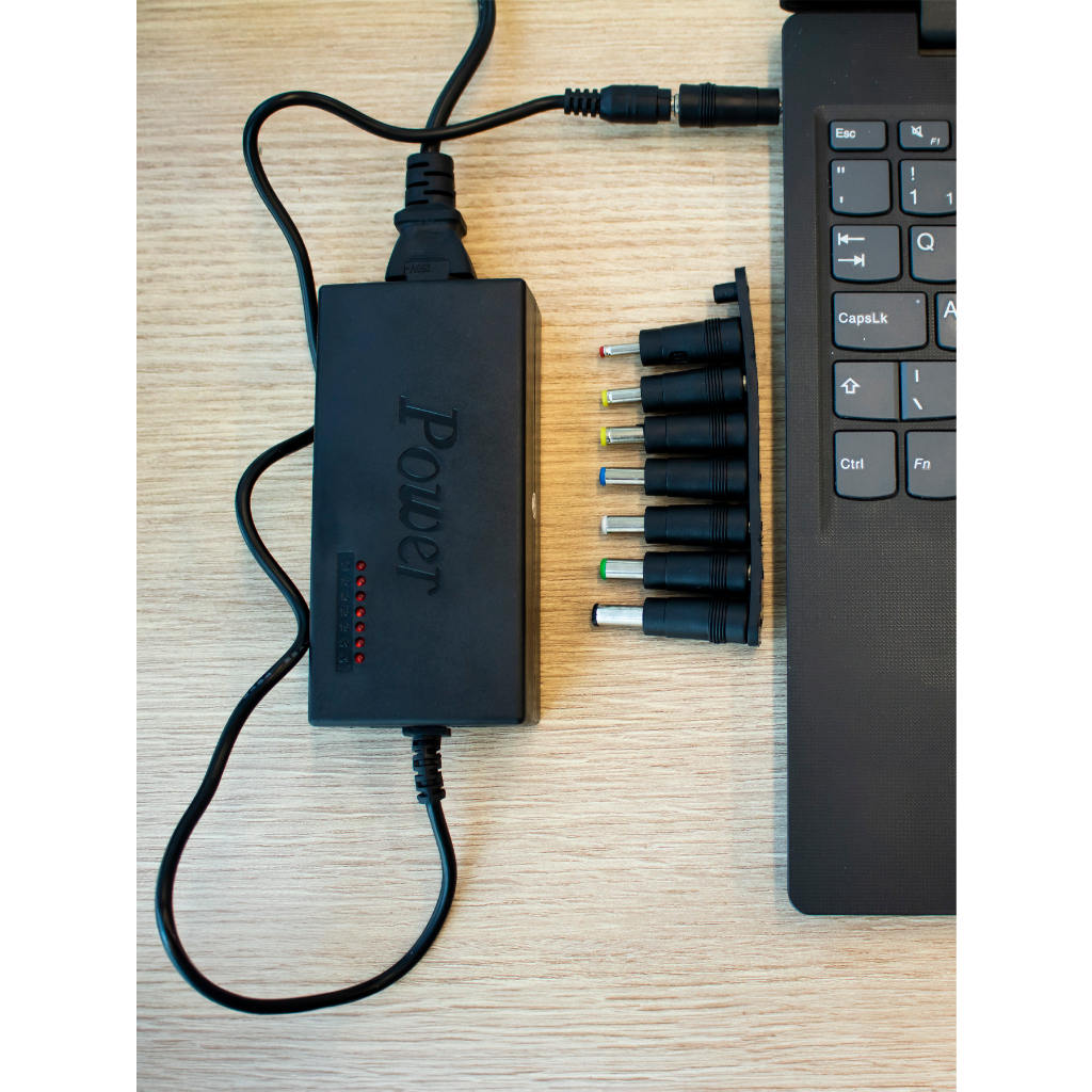 Fonte Carregador Notebook com 8 plugs diferentes (1)