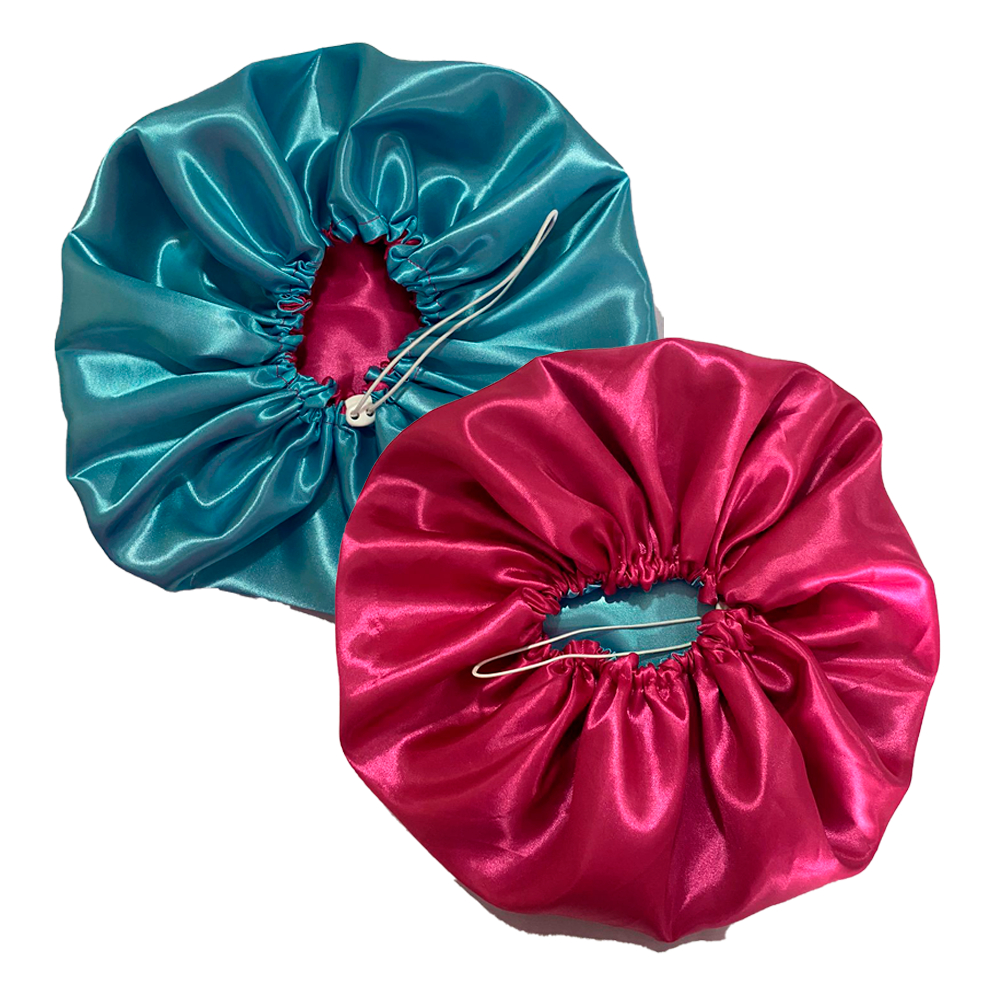 Touca de Cetim Dupla Face Ajustável + xuxinha (1) Touca de Cetim Dupla Face Ajustável + Xuxinha Estilo e proteção para seus cabelos em qualquer momento! Dupla Face: Dois estilos em uma, ideal para variar o visual. Material de Cetim: Protege contra quebra e frizz. Ajustável: Conforto garantido com ajuste personalizável. Xuxinha Coordenada: Mantém os cabelos no lugar sem danificar. Prática: Fácil manutenção e secagem rápida. Perfeito para cuidar dos cabelos enquanto dorme ou durante o dia.